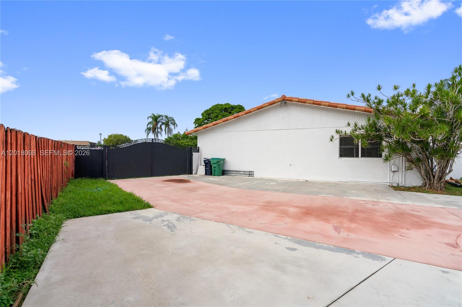 13611 Southwest 77th Street Miami, FL 33183 - Photo 11 of 67