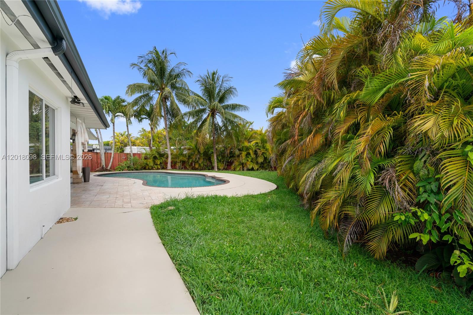13611 Southwest 77th Street Miami, FL 33183 - Photo 7 of 67