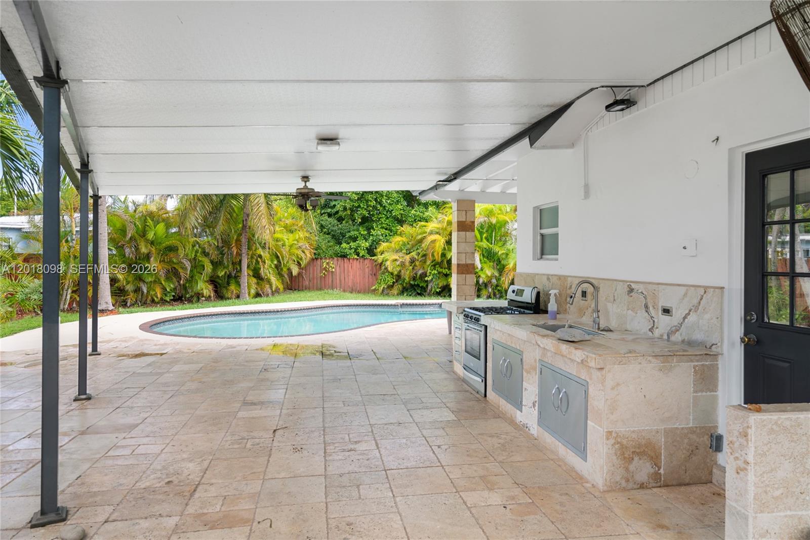 13611 Southwest 77th Street Miami, FL 33183 - Photo 10 of 67