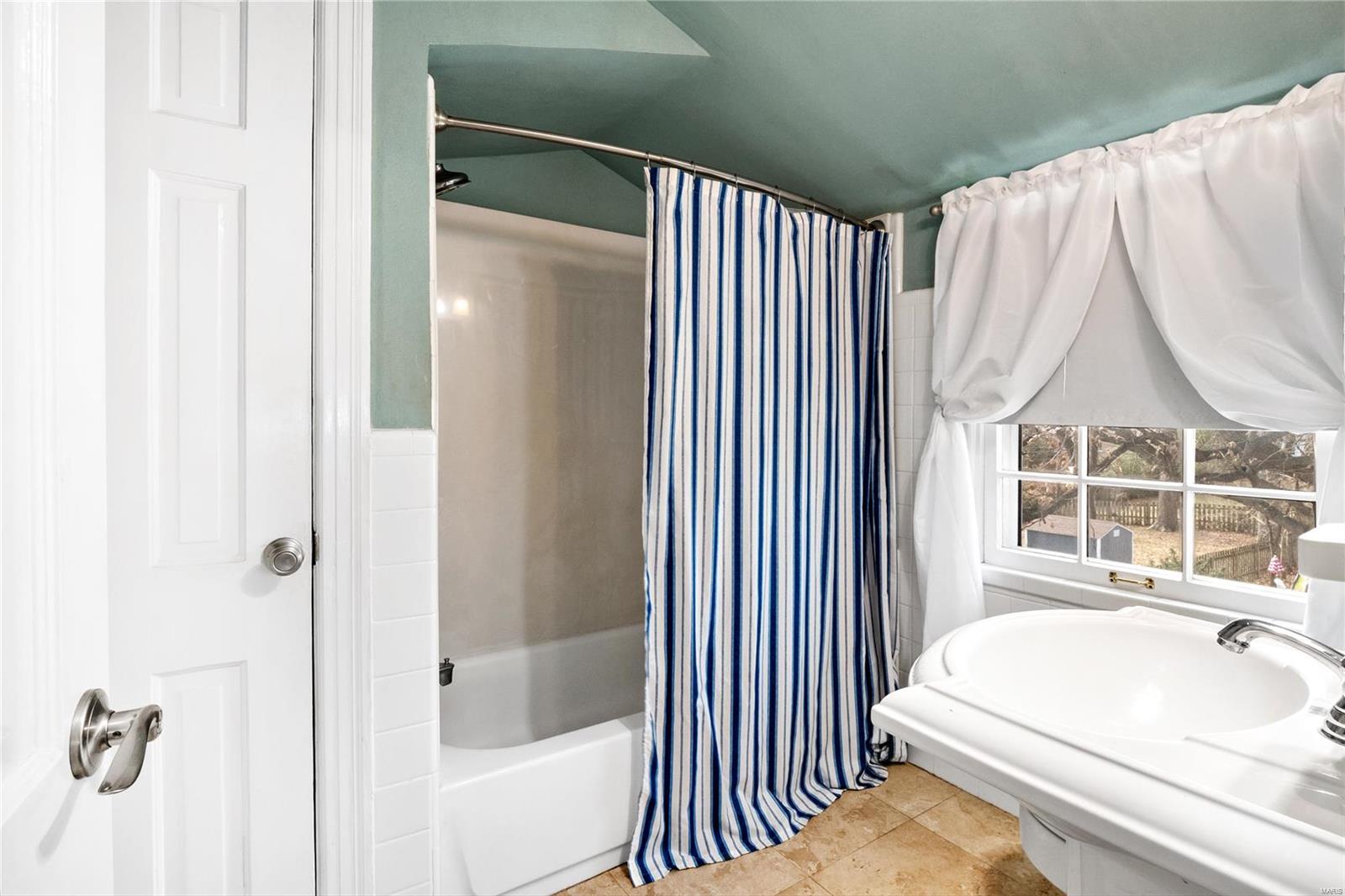1333 North Berry Road St. Louis, MO 63122 - Photo 8 of 11 Gallery Image 8