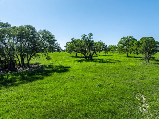 $1,995,000 | 2839 Schoenst Road, Carmine, TX 78932