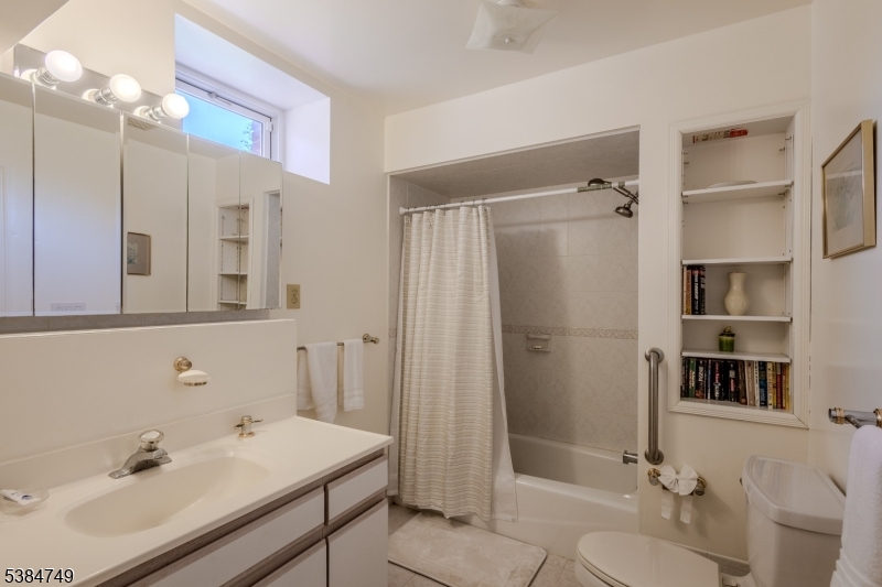 85 Swenson Circle Berkeley Heights, NJ 07922 - Photo 40 of 47 a bathroom with a sink toilet tub and shower