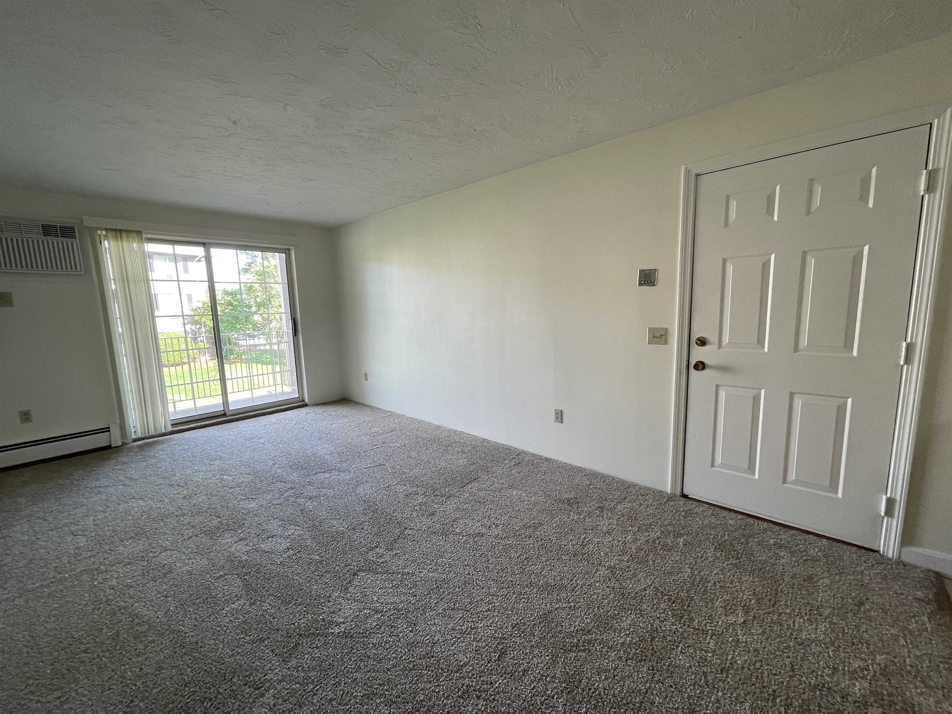 385 Huse Road, Unit 14 Manchester, NH 03103 - Photo 15 of 51 Gallery Image 15