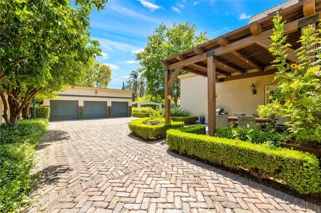 $1,399,000 | 3594 Castle Reagh Place, Riverside, CA 92506