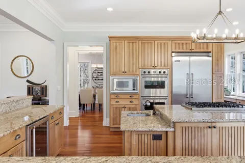 $2,400,000 | 5 Sweet Grass Lane, Bluffton, SC 29910