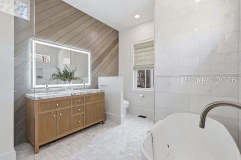 $2,400,000 | 5 Sweet Grass Lane, Bluffton, SC 29910