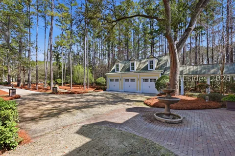 $2,400,000 | 5 Sweet Grass Lane, Bluffton, SC 29910