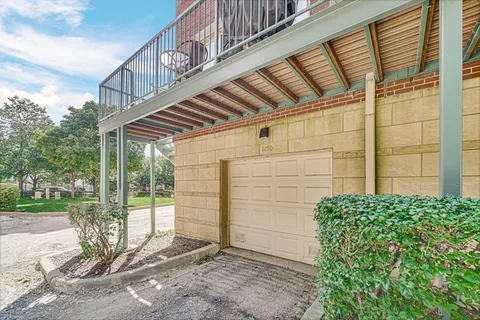 $299,999 | 1150 East 46th Street, Chicago, IL 60653