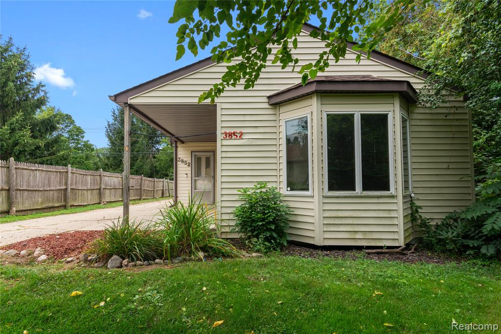 3852 Alida Avenue Rochester Hills, MI 48309 - Photo 1 of 20