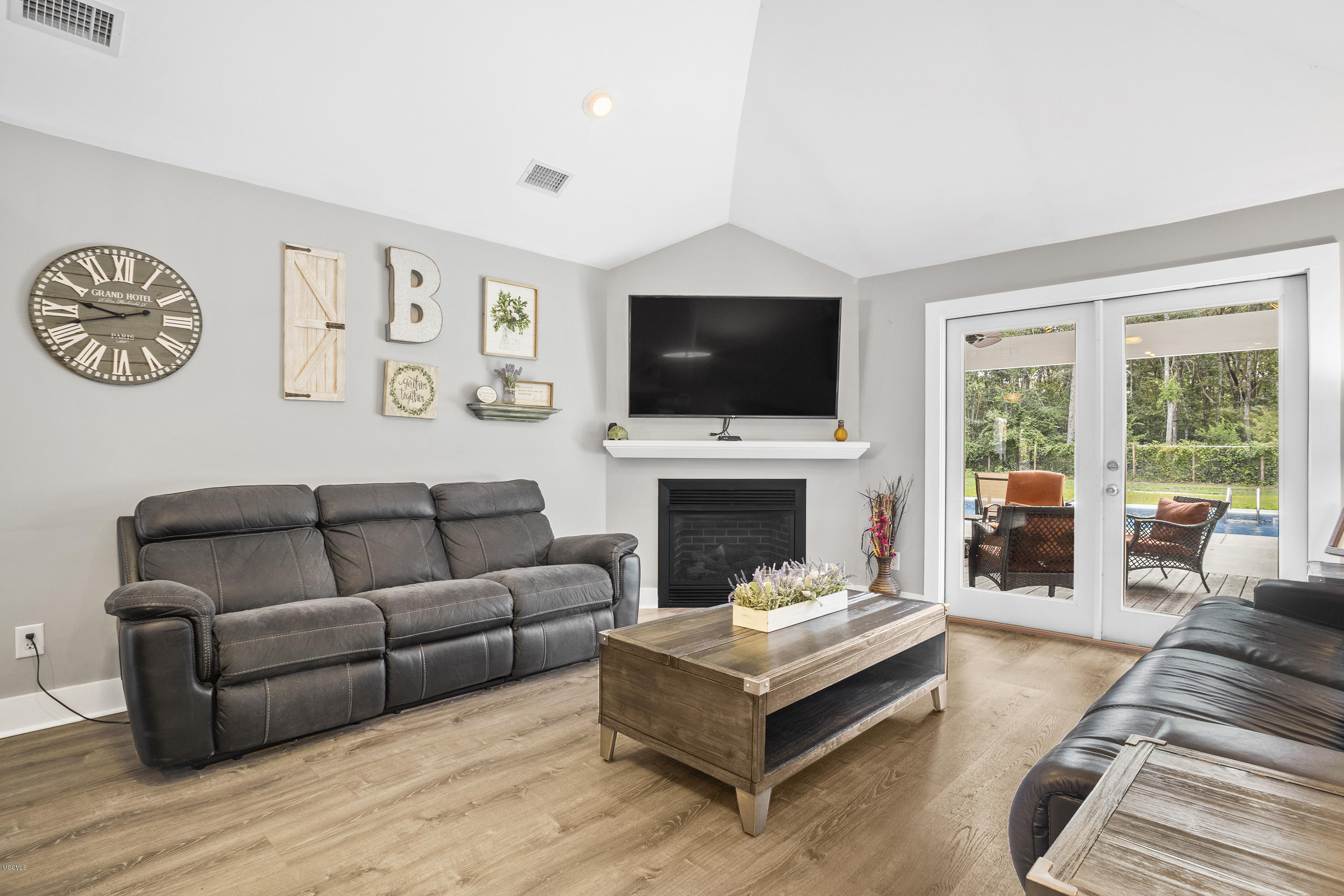 6308 Poco Road Ocean Springs, MS 39564 - Photo 3 of 42 Living Room