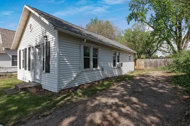 $152,500 | 2139 12th Street, Eau Claire, WI 54703