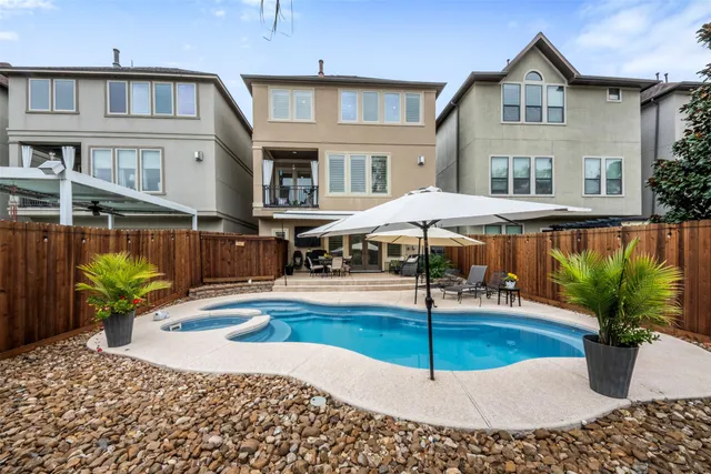 a house view with a outdoor space