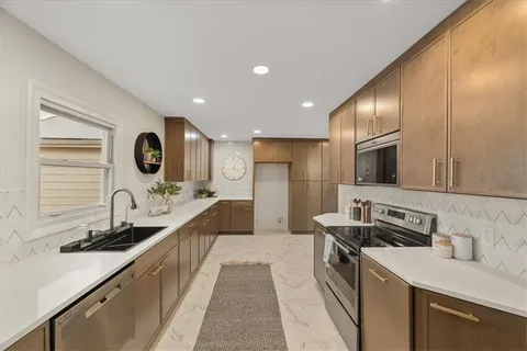 $467,000 | 134 Northeast 47th Street, Kansas City, MO 64116