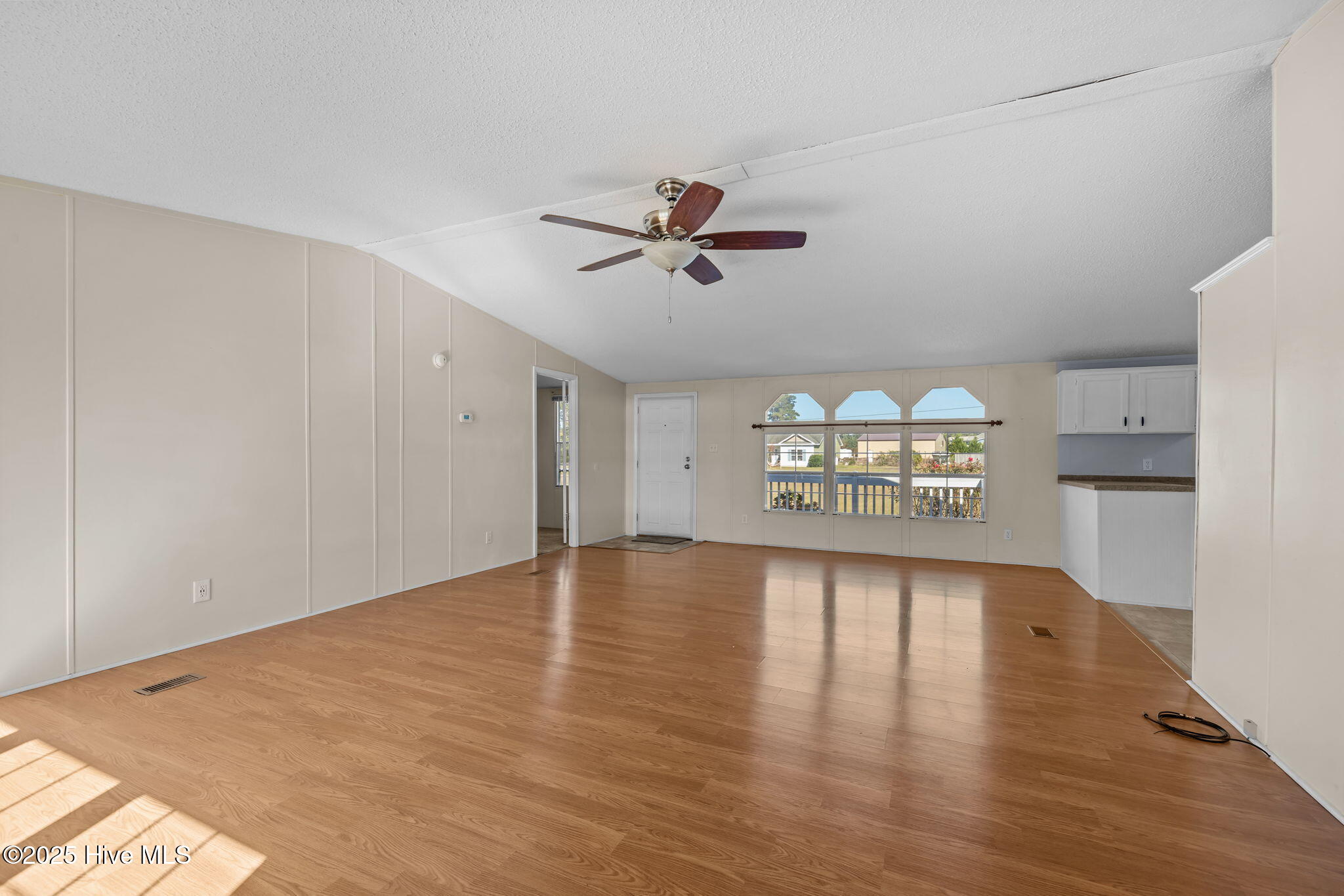 758 Wetherington Landing Road Stella, NC 28582 - Photo 45 of 49 Greatroom