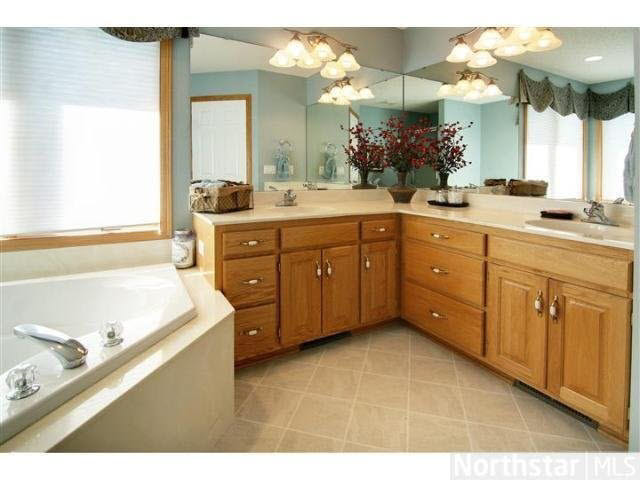 7360 Whitehall Road Shakopee, MN 55379 - Photo 13 of 18 Gallery Image 13