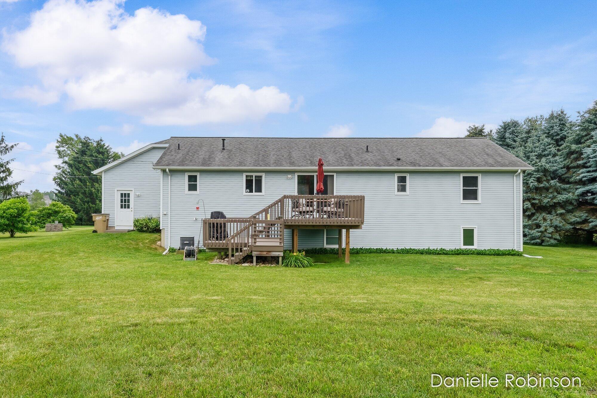 6829 12 Mile Road Northeast Rockford, MI 49341 - Photo 43 of 70 44-WM682912mile-16
