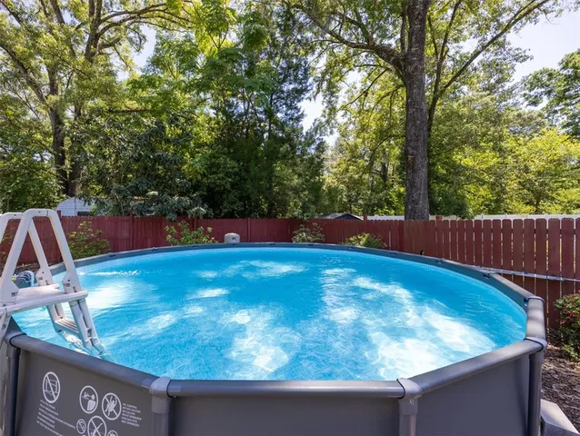 a view of yard with small space