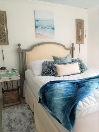 $2,500 | 97 Narragansett Avenue, Unit C3, Newport, RI 02840