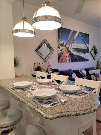 $2,500 | 97 Narragansett Avenue, Unit C3, Newport, RI 02840