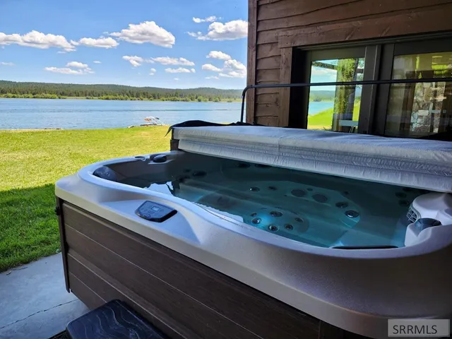 $3,391,500 | 3800 Century Drive, Island Park, ID 83429