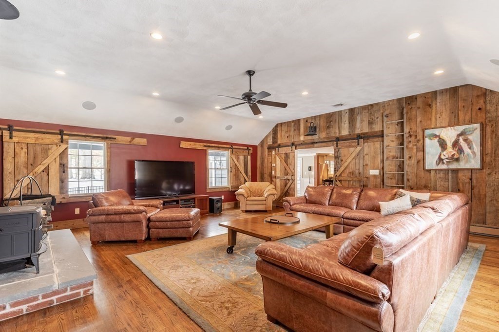 5 Juniper Road Lynnfield, MA 01940 - Photo 16 of 40 Gallery Image 16