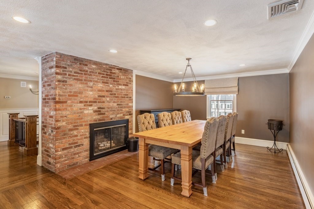5 Juniper Road Lynnfield, MA 01940 - Photo 10 of 40 Gallery Image 10