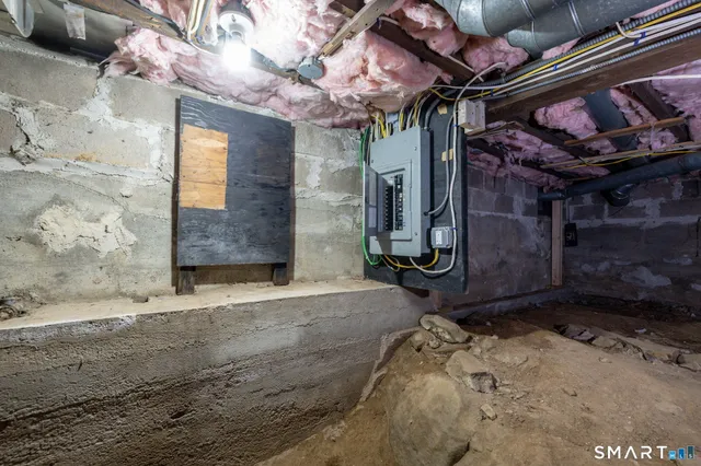 $314,900 | 11 Cawley Court, Bristol, CT 06010