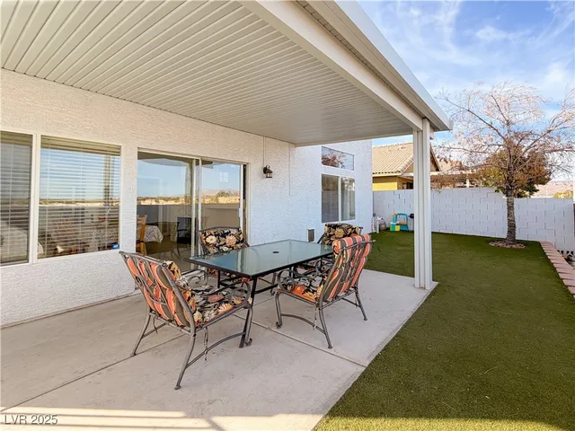 $2,295 | 7956 Tradition Springs Court, Las Vegas, NV 89113