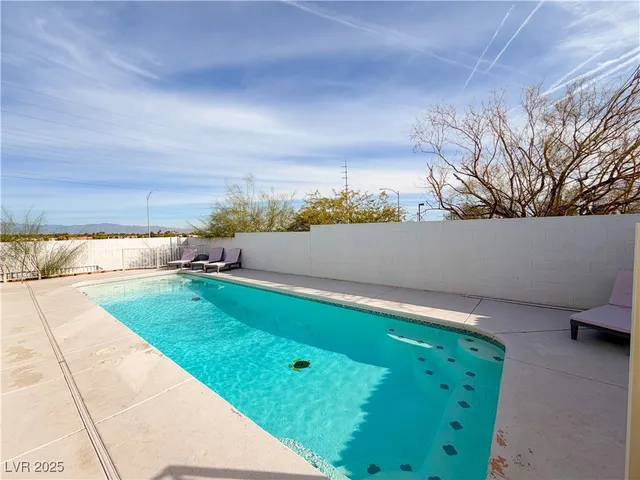 $2,295 | 7956 Tradition Springs Court, Las Vegas, NV 89113