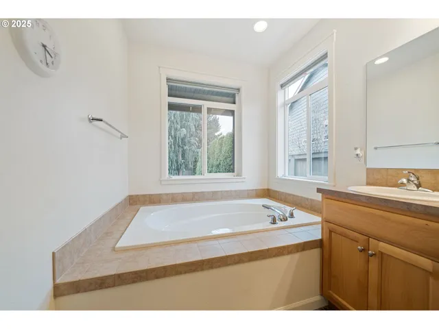 $725,000 | 10208 Northeast 160th Avenue, Vancouver, WA 98682