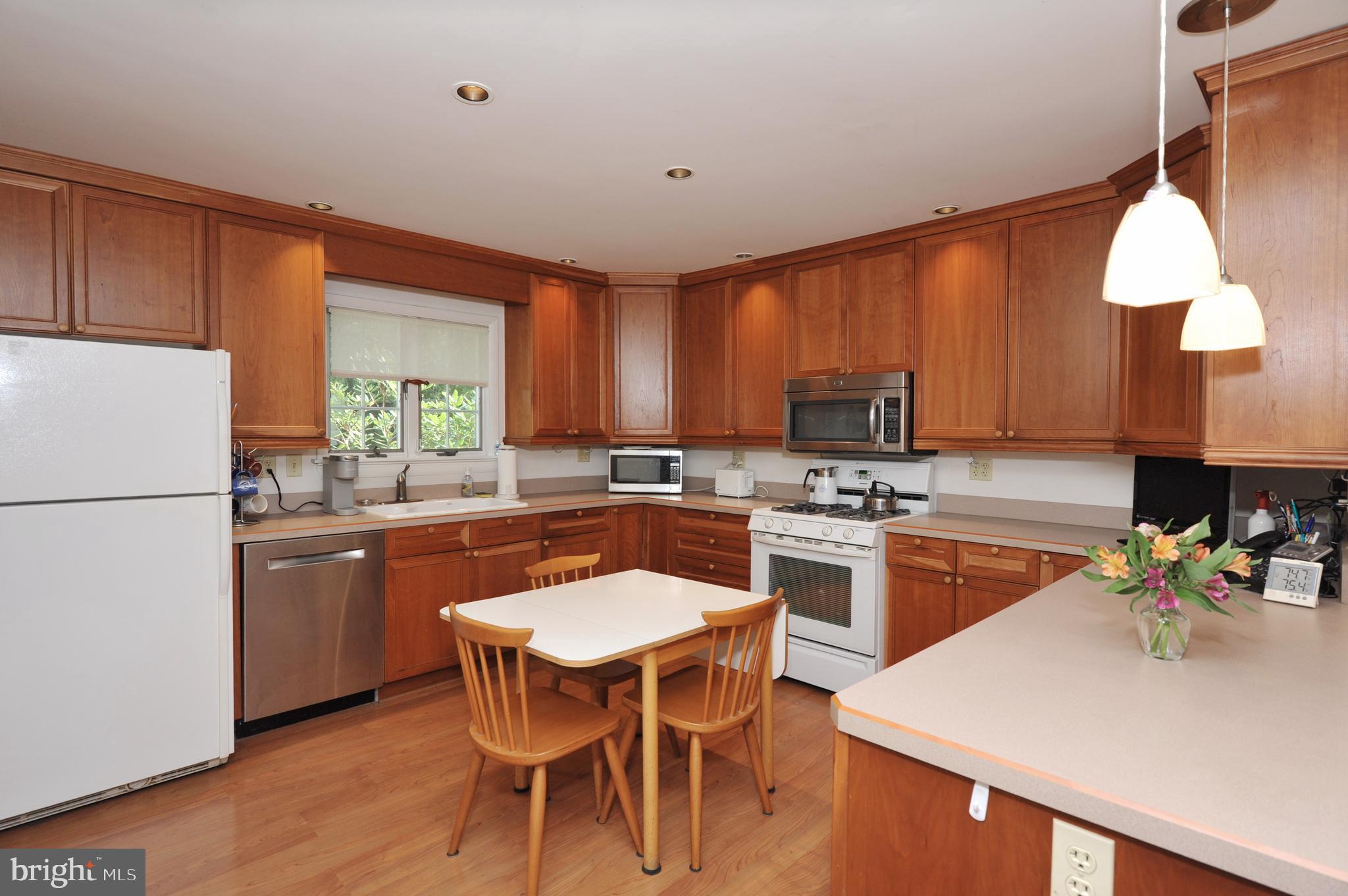 228 Upper Valley Road North Wales, PA 19454 - Photo 11 of 39 Spacious Kitchen