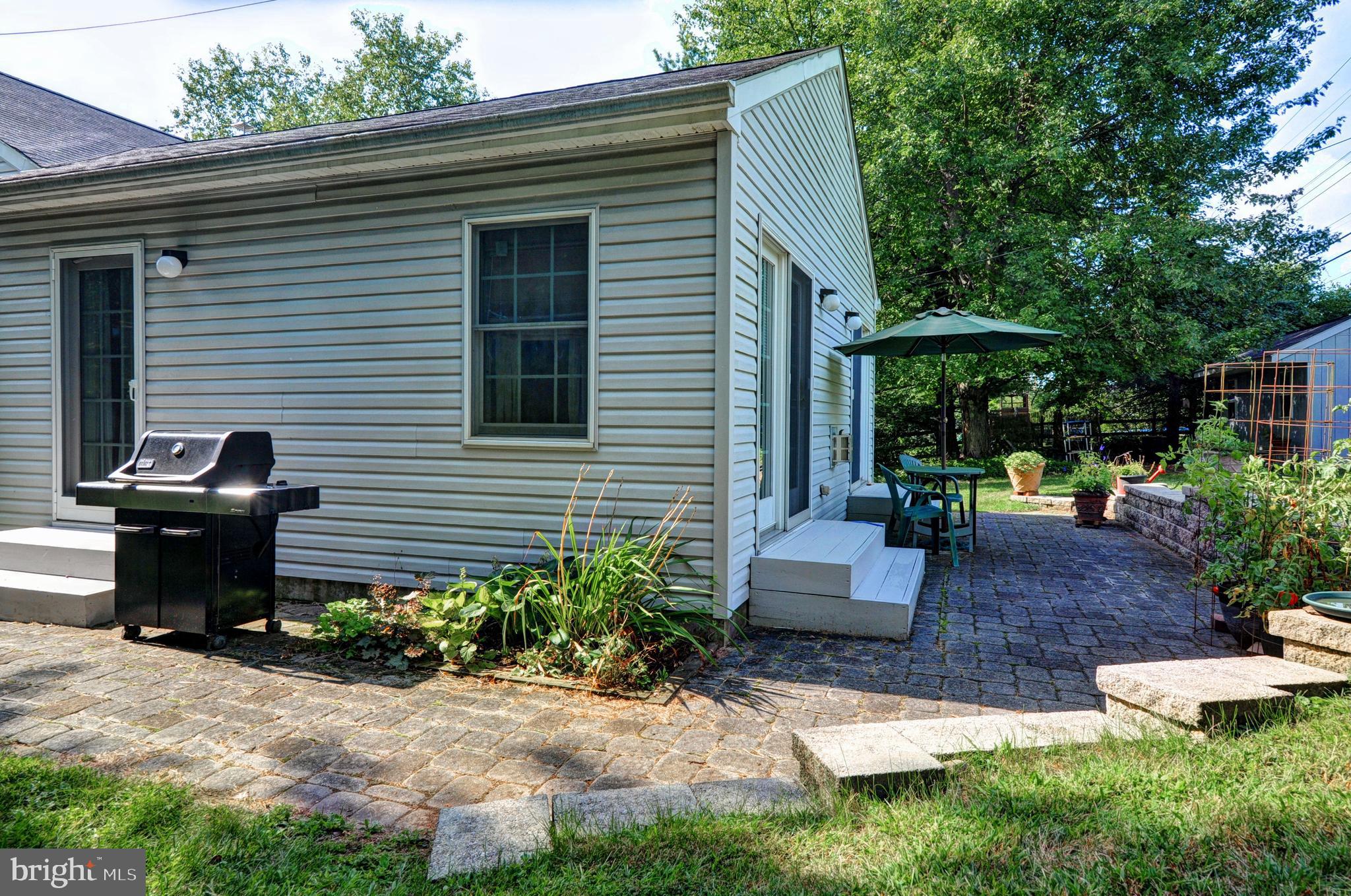 228 Upper Valley Road North Wales, PA 19454 - Photo 4 of 39 Rear & Side Patio