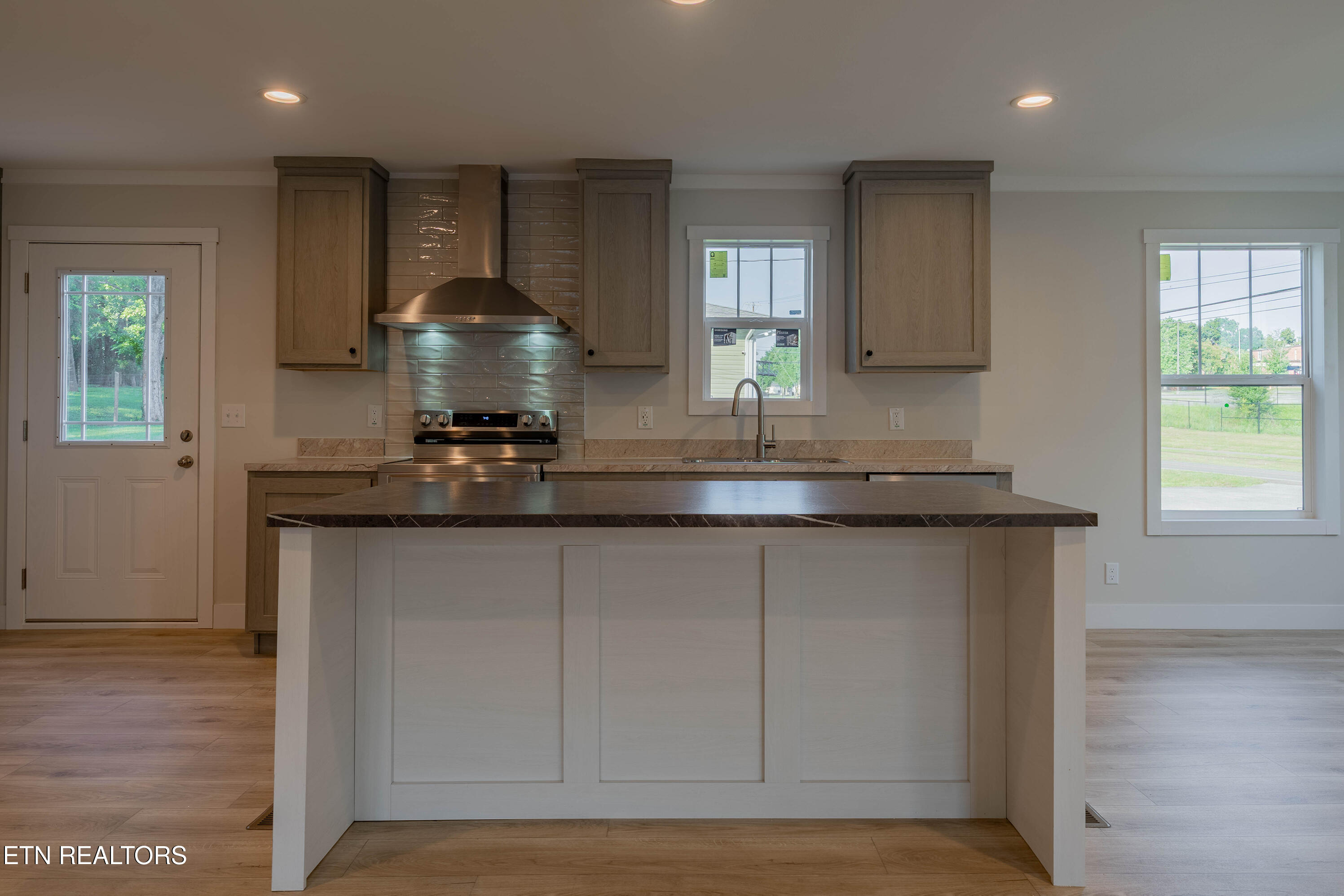 2113 Tipton Station Road Knoxville, TN 37920 - Photo 6 of 27 A7300340-HDR