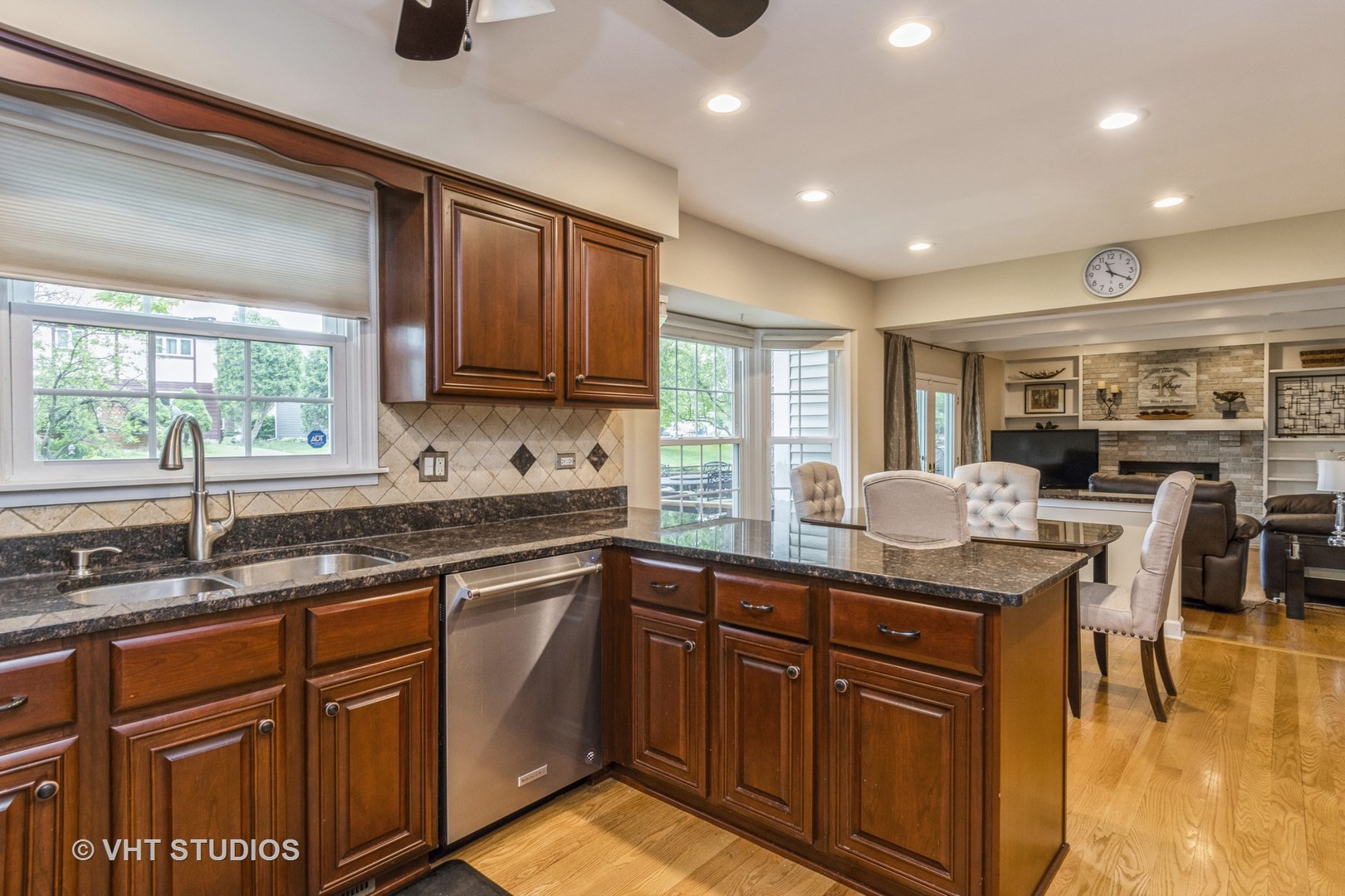 1524 East Bailey Road Naperville, IL 60565 - Photo 6 of 25