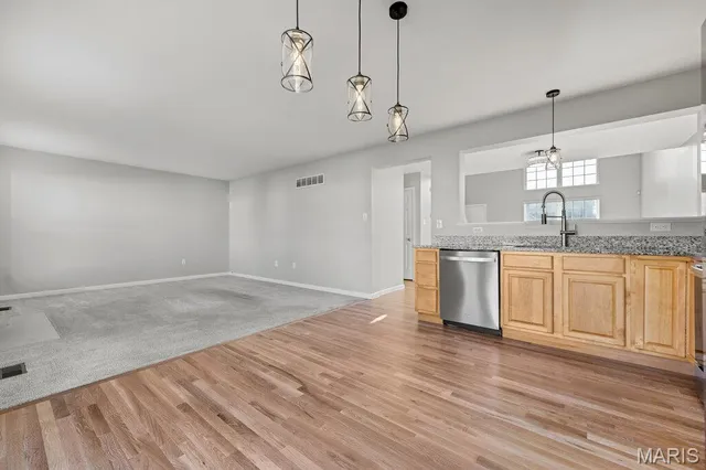 $299,500 | 25 Edenshire Court, Unit 67B, O'Fallon, MO 63368