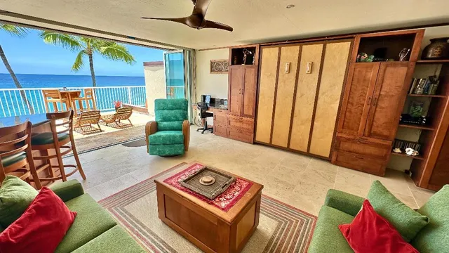 $949,900 | 77-6452 Kona Magic Sands, Unit 302, Kailua-Kona, HI 96740