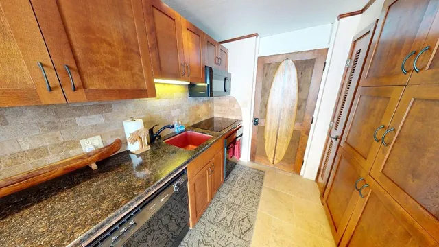 $949,900 | 77-6452 Kona Magic Sands, Unit 302, Kailua-Kona, HI 96740