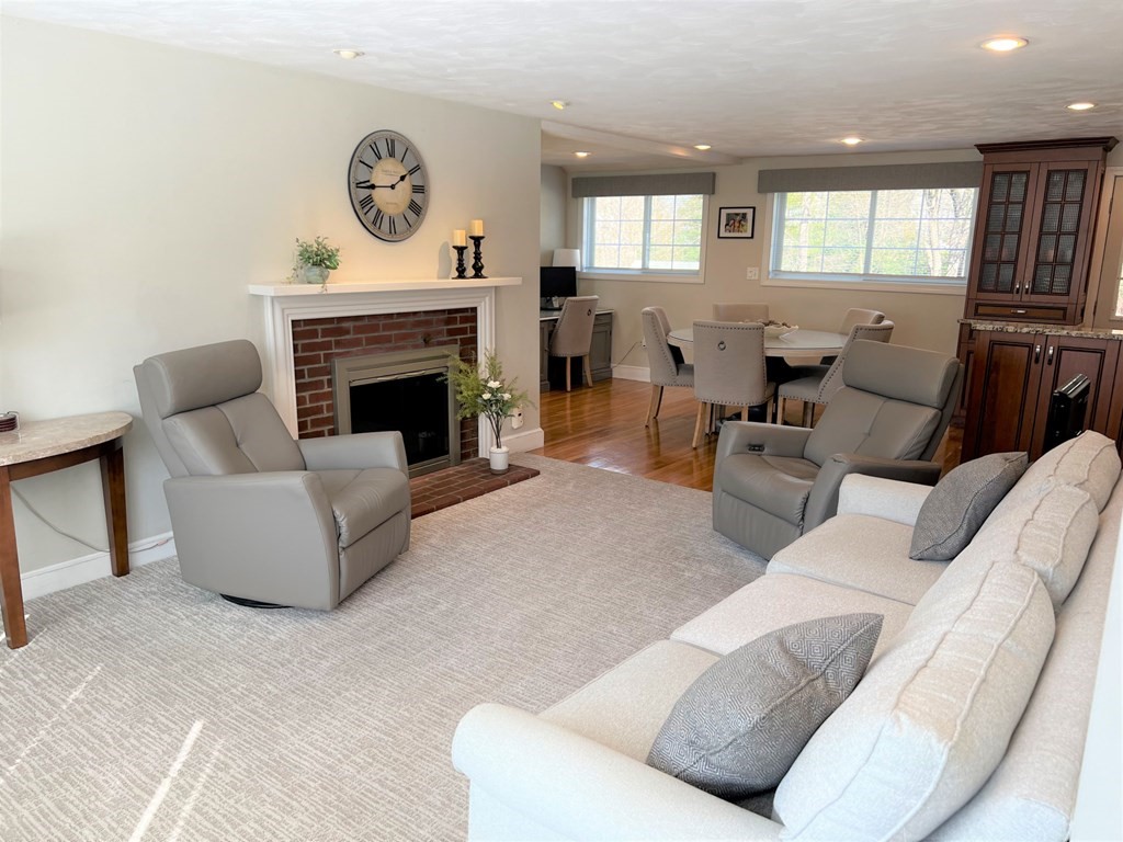 8 Country Club Road North Reading, MA 01864 - Photo 6 of 12 Gallery Image 6