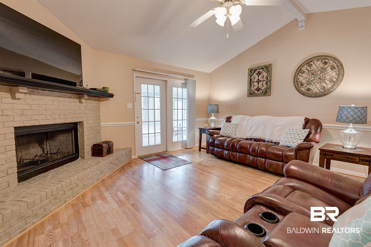 22160 8th Street Silverhill, AL 36576 - Photo 9 of 39 Living Room