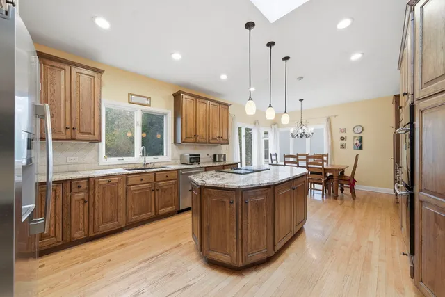 $975,000 | 5523 South Garfield Street, Hinsdale, IL 60521