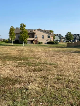 $17,000 | 709 Goldspike, Newton, KS 67114