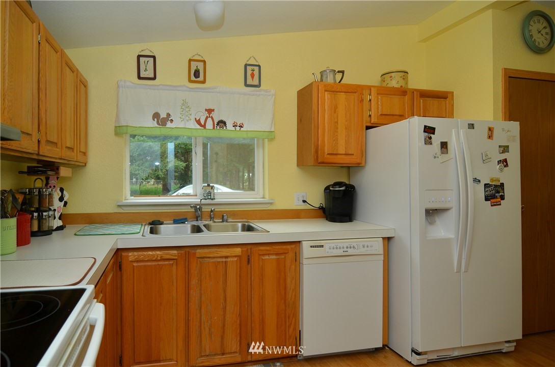 18445 Elderberry Street Southwest Rochester, WA 98579 - Photo 6 of 21