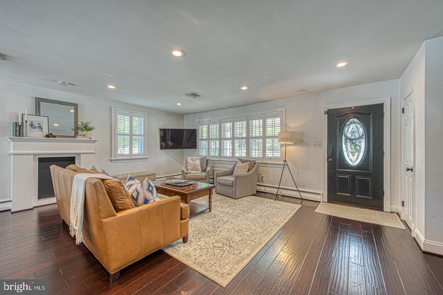 742 Elgin Road Newtown Square, PA 19073 - Photo 3 of 42