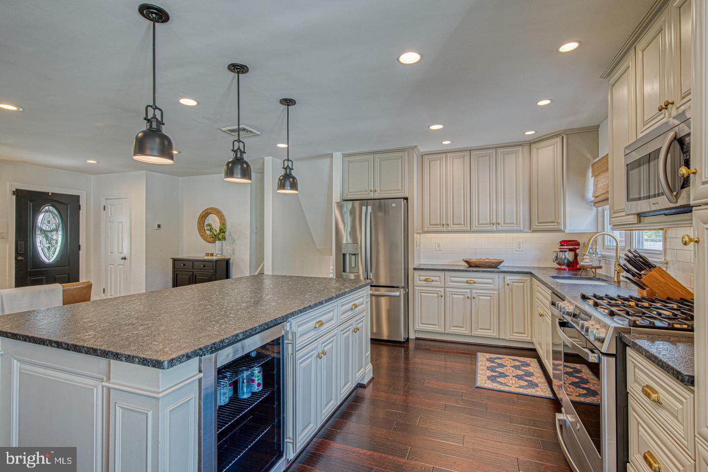 742 Elgin Road Newtown Square, PA 19073 - Photo 7 of 42
