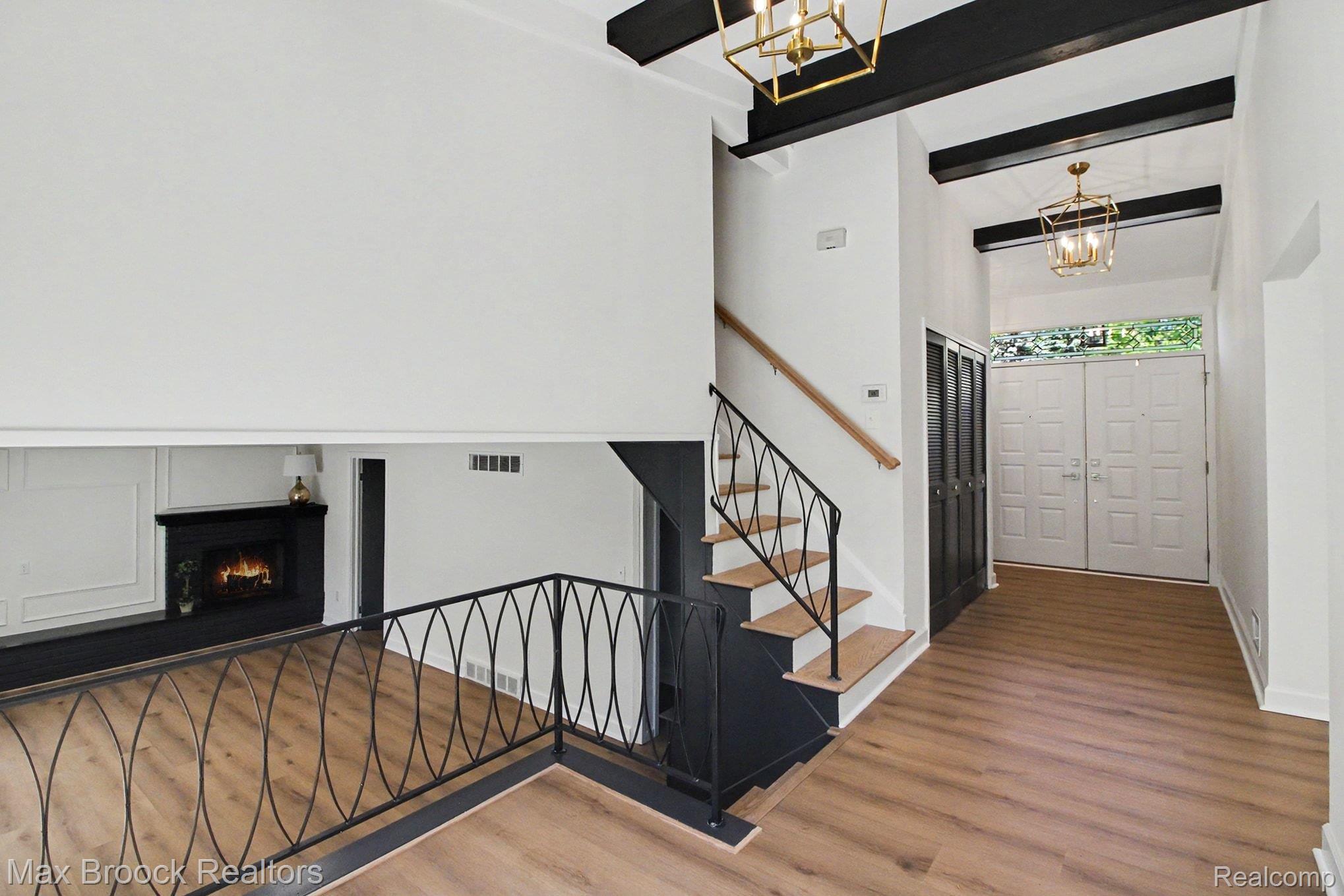 3781 Quarton Road Bloomfield Hills, MI 48302 - Photo 22 of 33 Foyer VIew 2