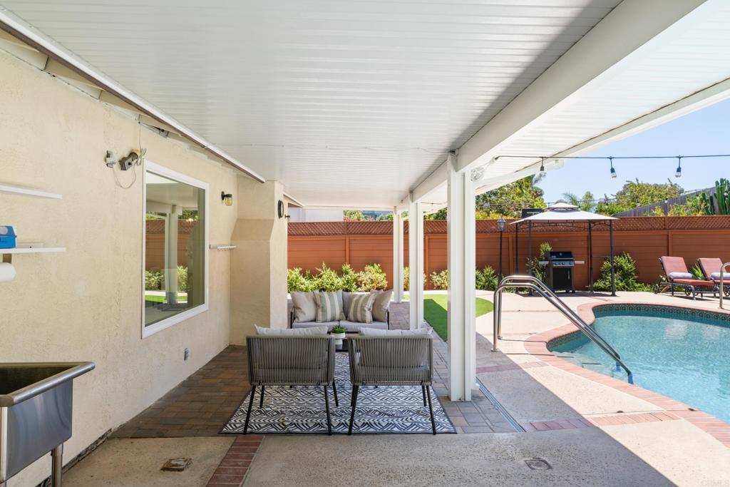 5736 Soledad Mountain Road La Jolla, CA 92037 - Photo 10 of 36