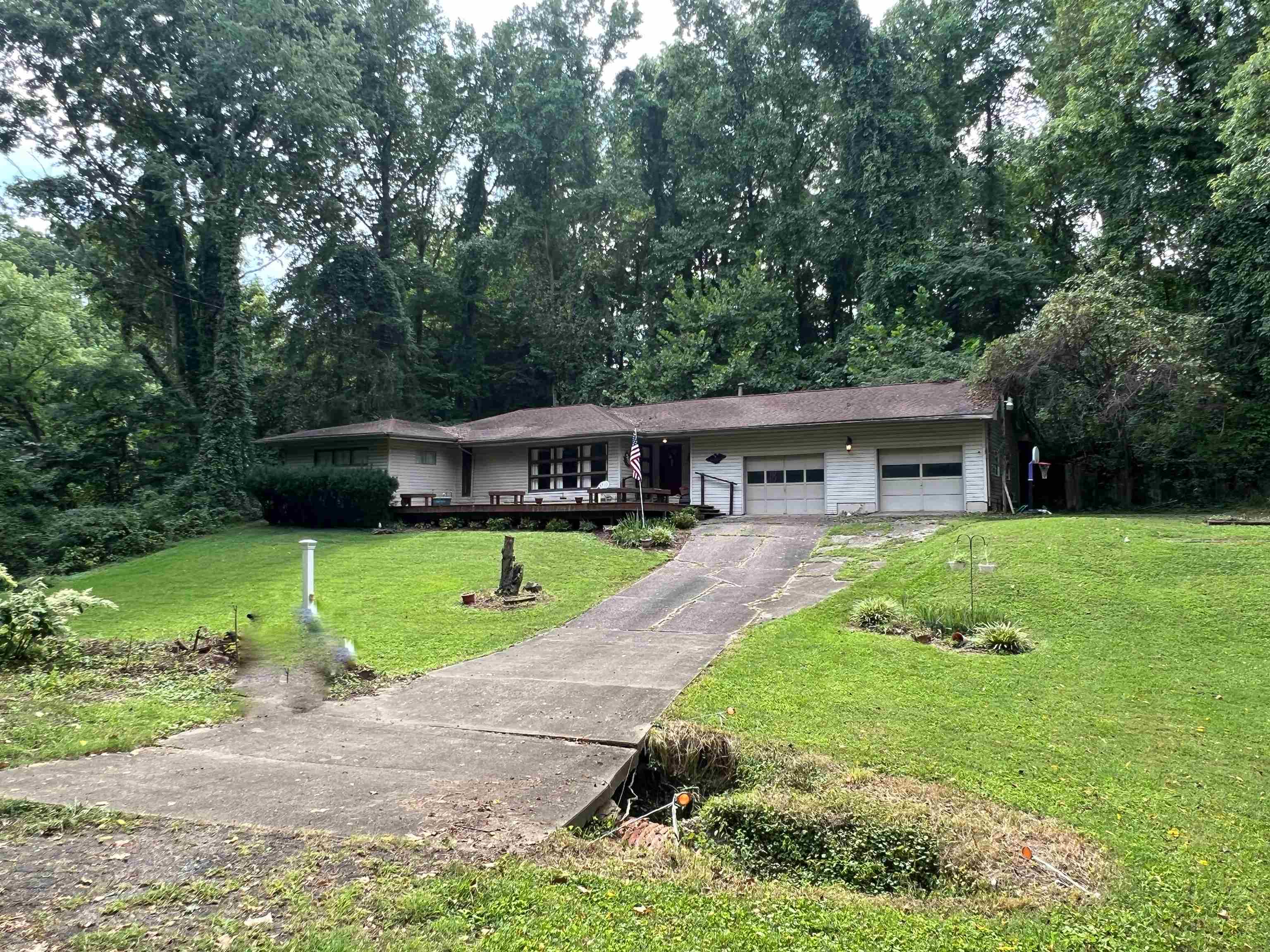 2337 Oakview Road Ashland, KY 41101 - Photo 1 of 1