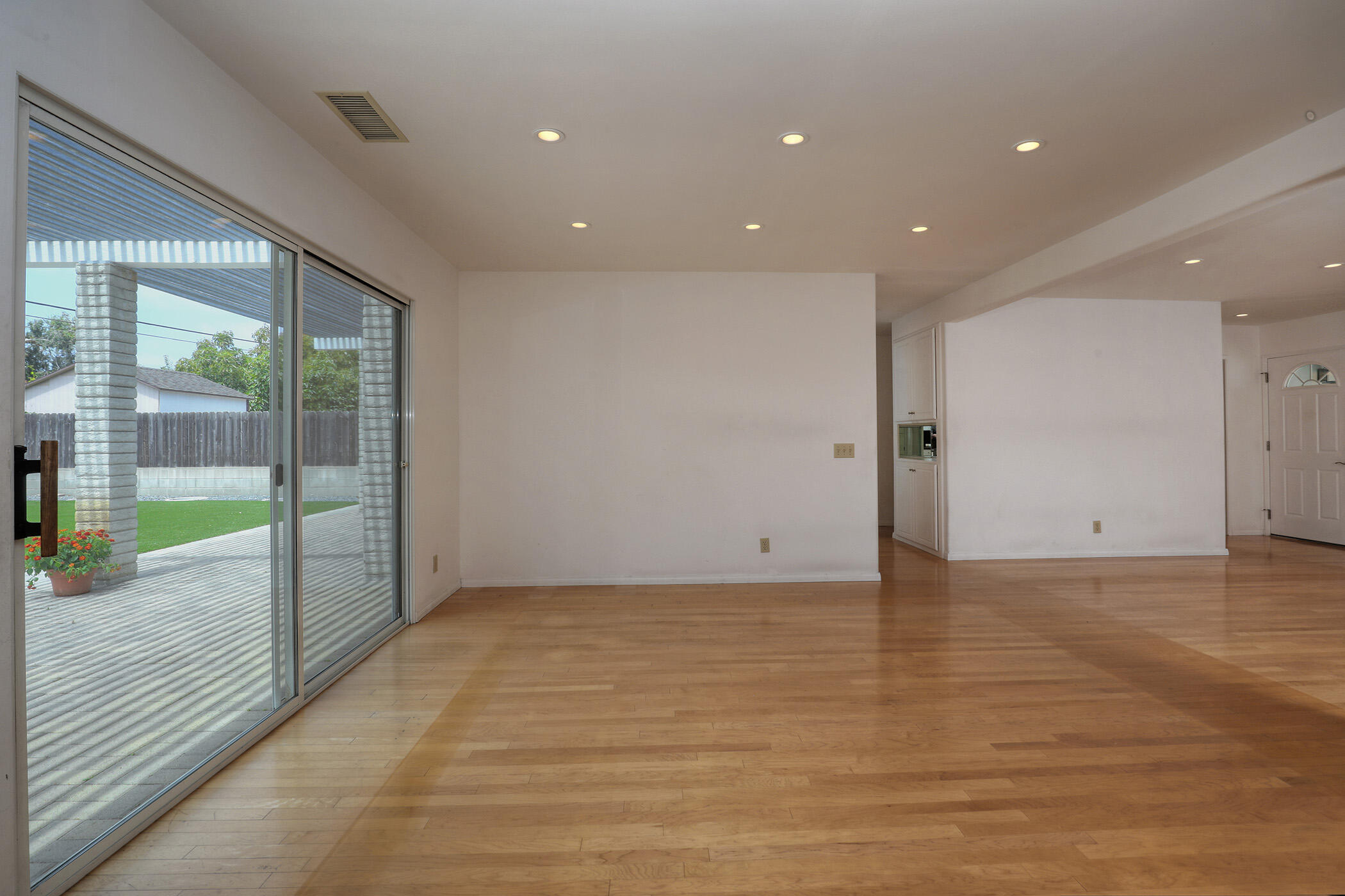 6231 Covington Way Goleta, CA 93117 - Photo 12 of 36 Dining