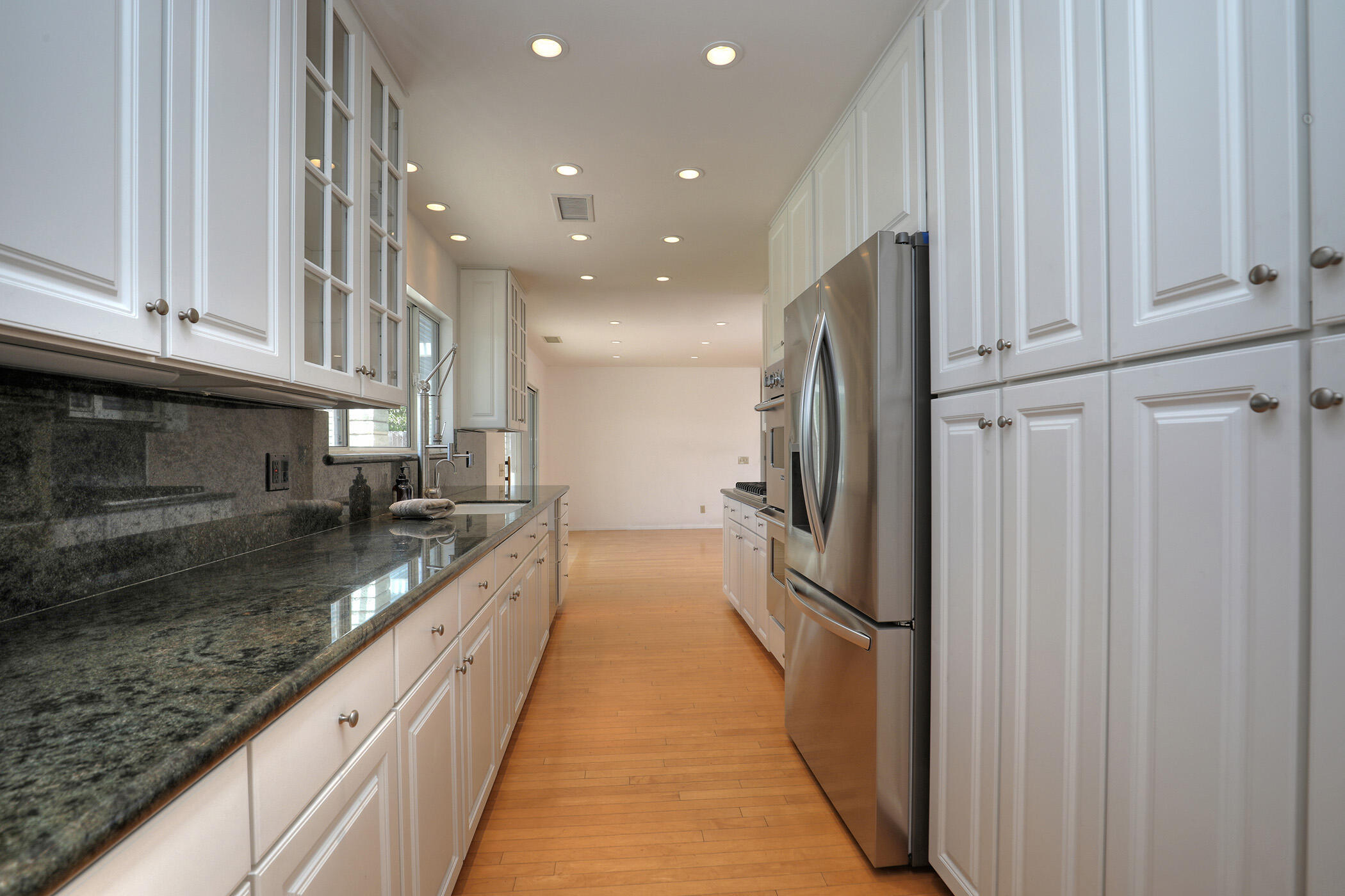 6231 Covington Way Goleta, CA 93117 - Photo 15 of 36 Kitchen
