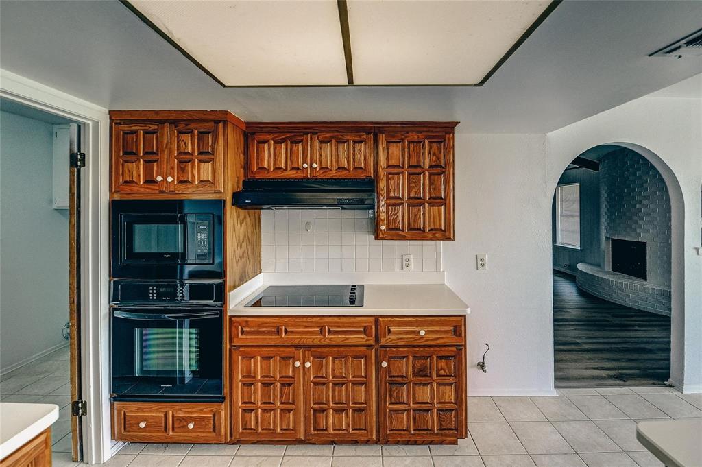 401 Rhineland Road Benbrook, TX 76126 - Photo 12 of 33